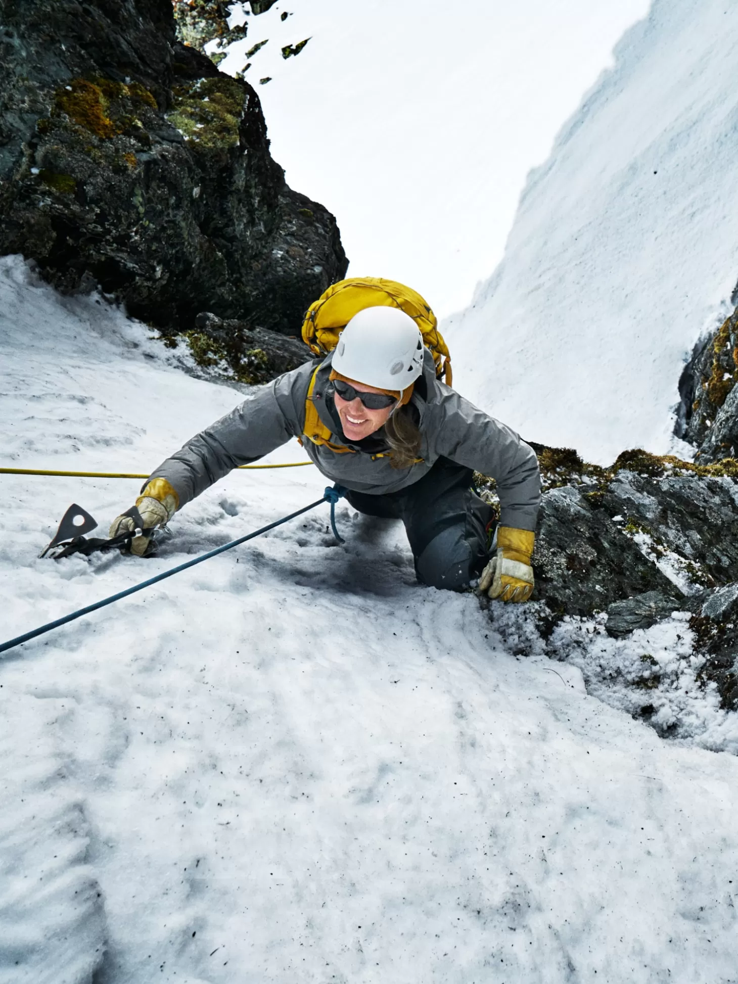 Klättermusen Vattentäta Jackor-Fjorgyn Rock Grey